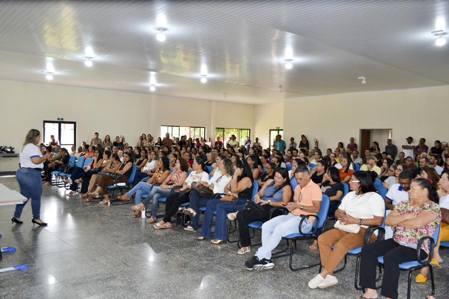 APLB SINDICATO REÚNE PROFISSIONAIS DA EDUCAÇÃO EM MACAÚBAS PARA DEBATER PRECATÓRIOS DO FUNDEF